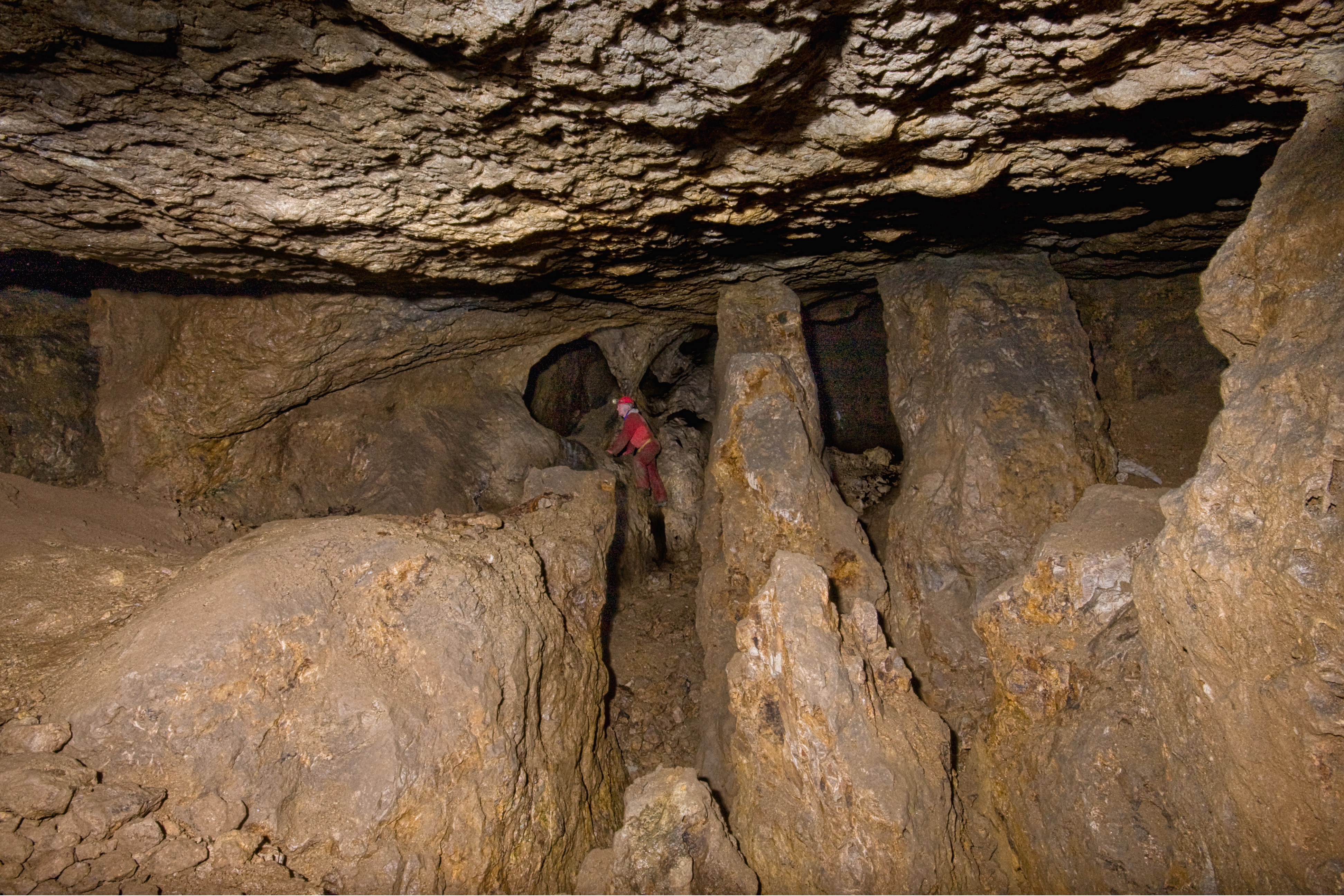 Brian exploring pinnacle chamber